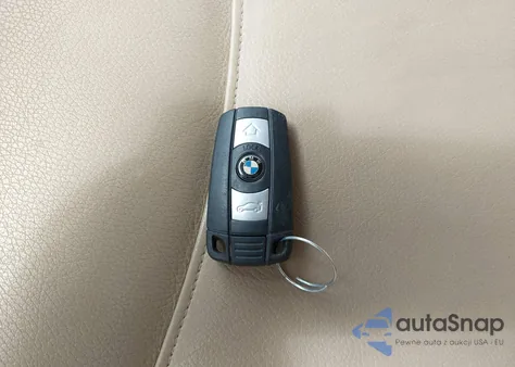 2013 BMW X1 xDrive28I из США, поврежденный, VIN WBAVL1C59DVR88315